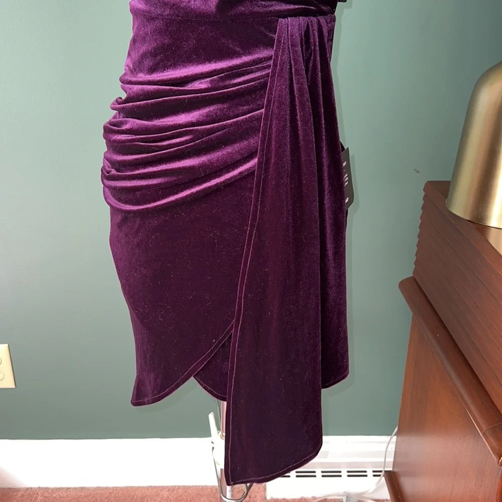 Lulu’s Living It Luxe Dark Purple Velvet Tulip Dress Size XS - Picture 3 of 9